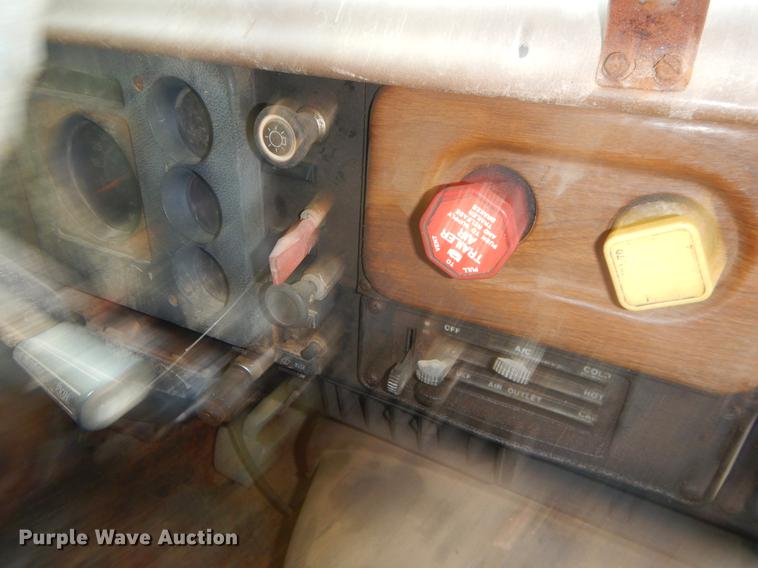 image for item EO9539 1983 International 2575 seed tender truck