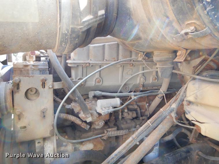 image for item EO9539 1983 International 2575 seed tender truck