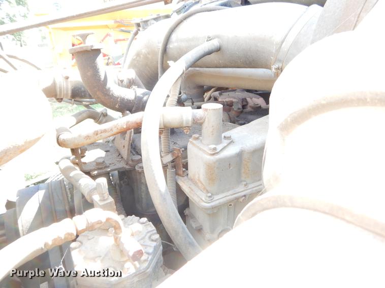 image for item EO9539 1983 International 2575 seed tender truck