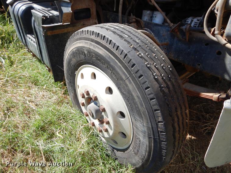 image for item EO9539 1983 International 2575 seed tender truck