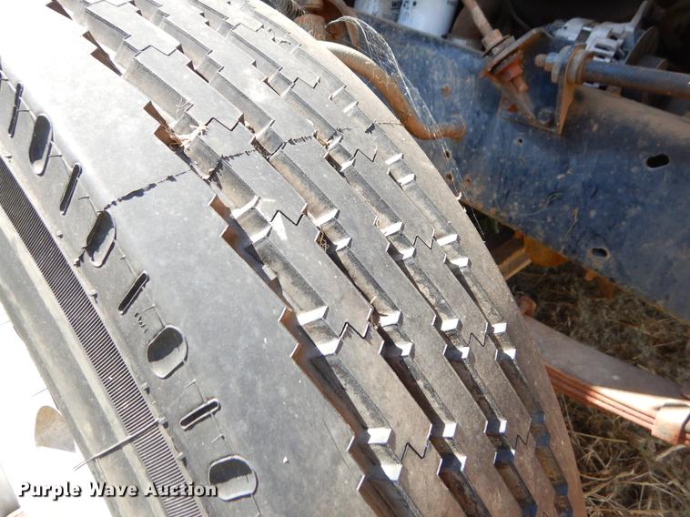 image for item EO9539 1983 International 2575 seed tender truck