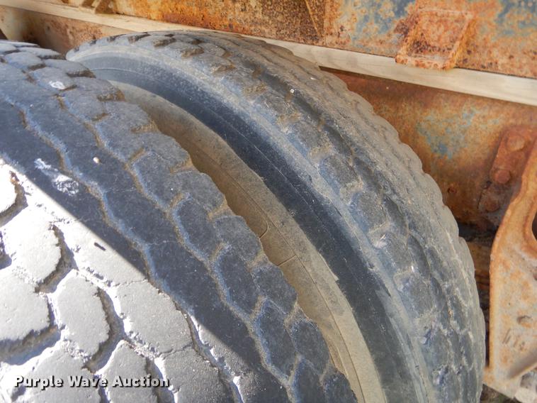 image for item EO9539 1983 International 2575 seed tender truck