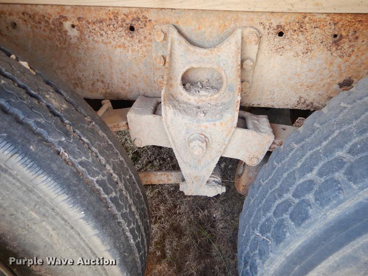 image for item EO9539 1983 International 2575 seed tender truck