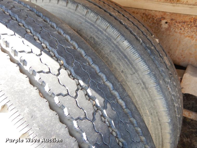 image for item EO9539 1983 International 2575 seed tender truck