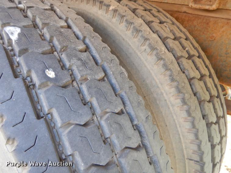 image for item EO9539 1983 International 2575 seed tender truck