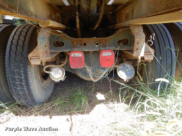 image for item EO9539 1983 International 2575 seed tender truck