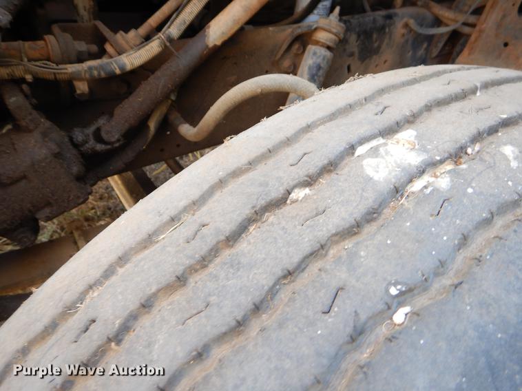 image for item EO9539 1983 International 2575 seed tender truck