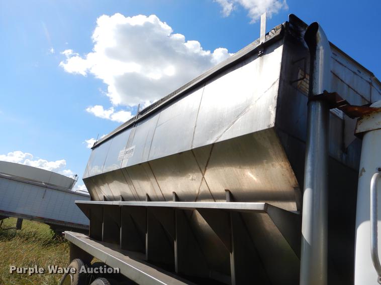 image for item EO9539 1983 International 2575 seed tender truck