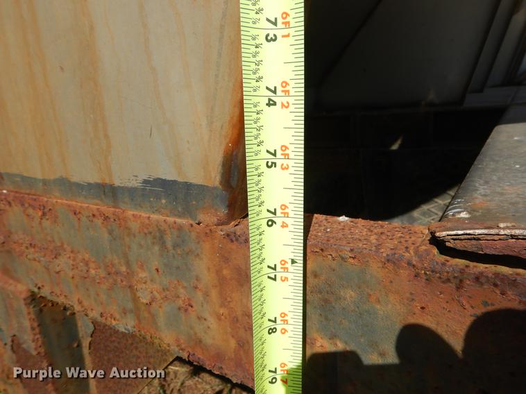 image for item EO9539 1983 International 2575 seed tender truck