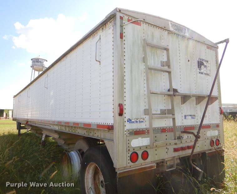 image for item EO9540 1992 Wilson DWH-200 double hopper bottom grain trailer