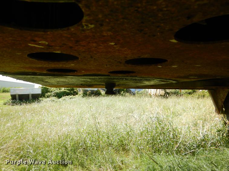 image for item EO9540 1992 Wilson DWH-200 double hopper bottom grain trailer