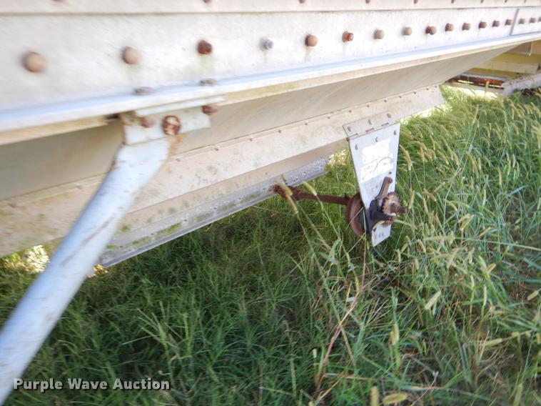 image for item EO9540 1992 Wilson DWH-200 double hopper bottom grain trailer