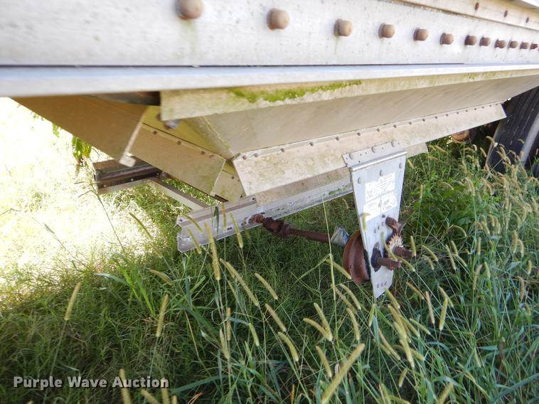 image for item EO9540 1992 Wilson DWH-200 double hopper bottom grain trailer
