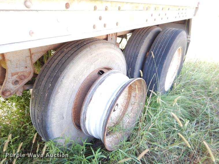 image for item EO9540 1992 Wilson DWH-200 double hopper bottom grain trailer