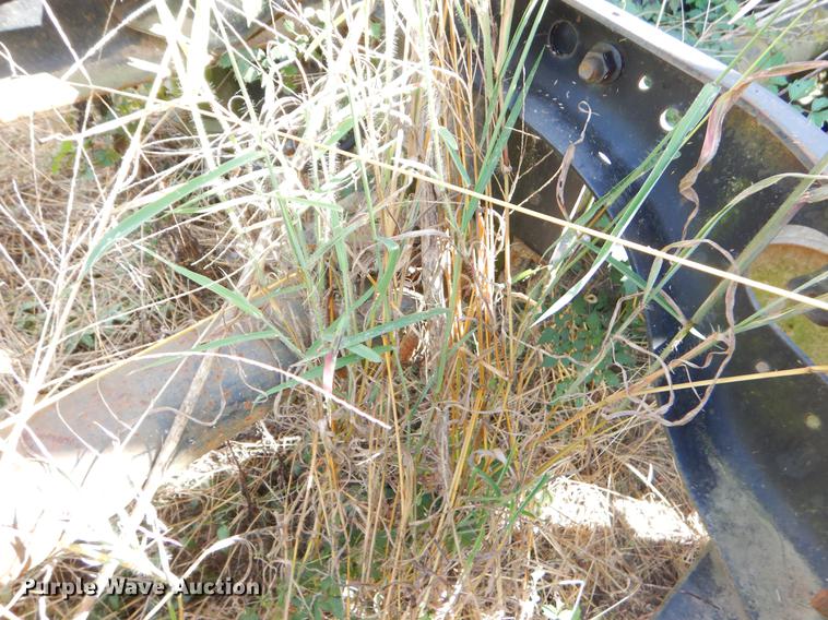 image for item EO9541 1990 International 4900 truck cab and chassis