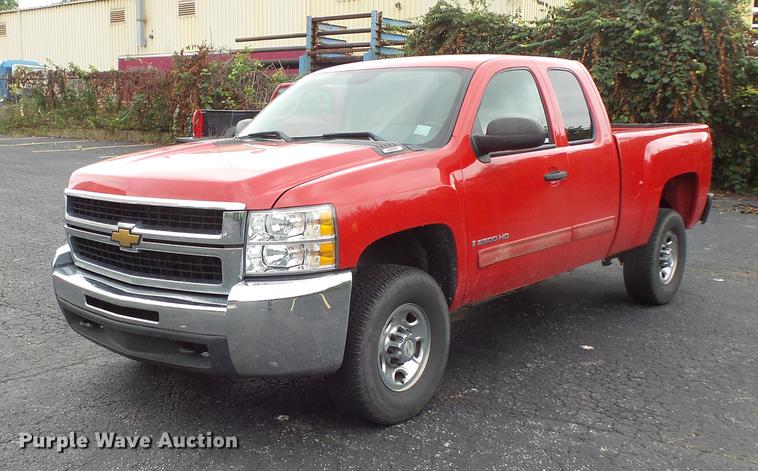 image for item FT9855 2009 Chevrolet Silverado 2500 Ext. Cab pickup truck