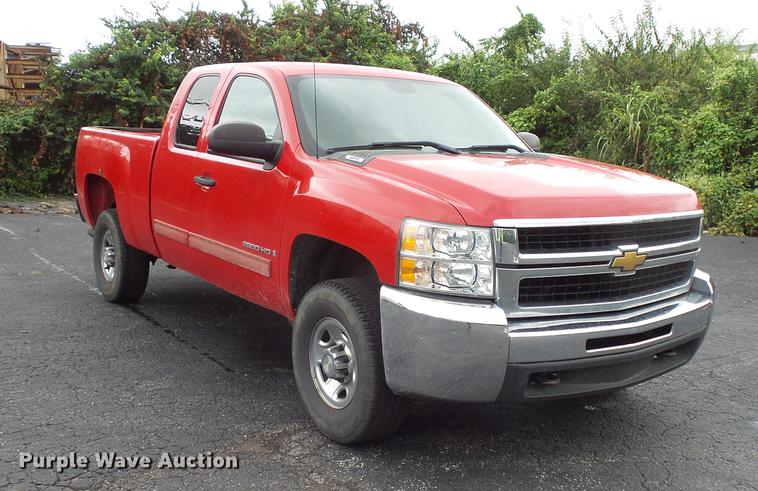 image for item FT9855 2009 Chevrolet Silverado 2500 Ext. Cab pickup truck