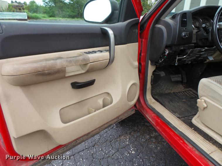 image for item FT9855 2009 Chevrolet Silverado 2500 Ext. Cab pickup truck