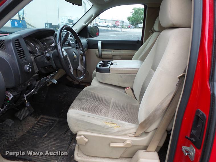 image for item FT9855 2009 Chevrolet Silverado 2500 Ext. Cab pickup truck