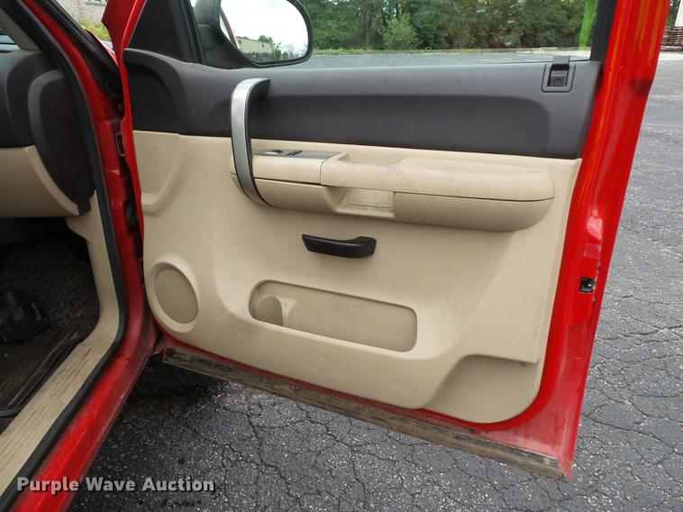 image for item FT9855 2009 Chevrolet Silverado 2500 Ext. Cab pickup truck