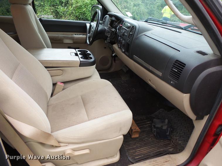 image for item FT9855 2009 Chevrolet Silverado 2500 Ext. Cab pickup truck