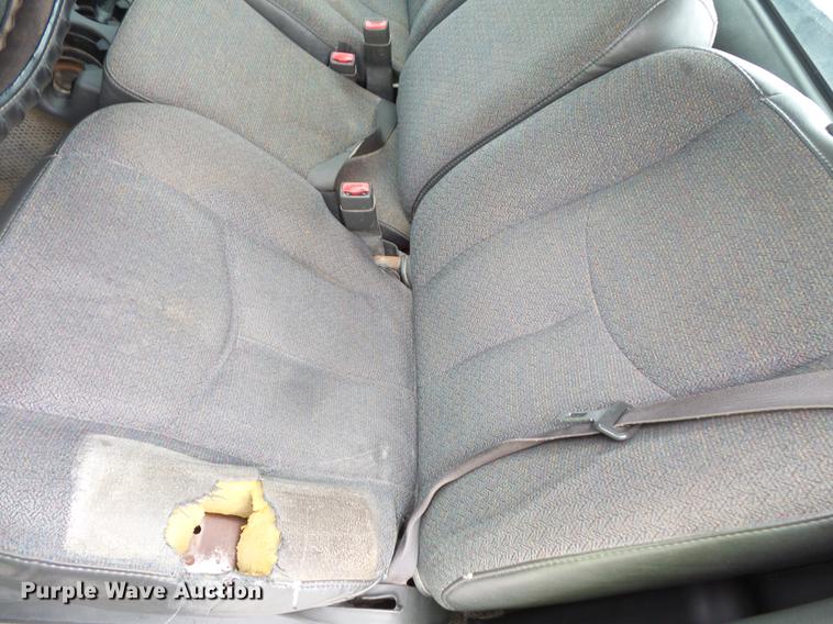 image for item FT9856 2004 Chevrolet Silverado 2500 pickup truck