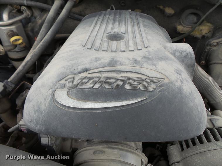 image for item FT9856 2004 Chevrolet Silverado 2500 pickup truck