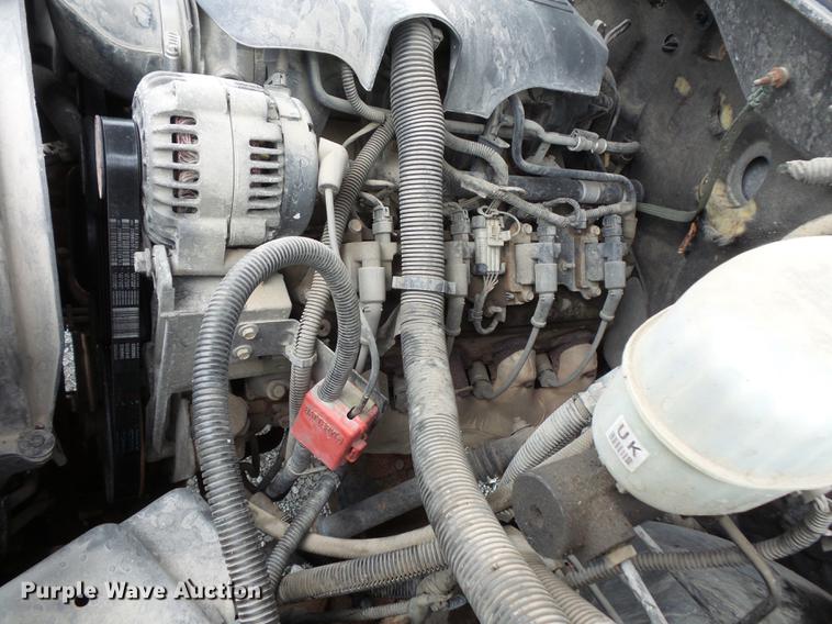 image for item FT9856 2004 Chevrolet Silverado 2500 pickup truck