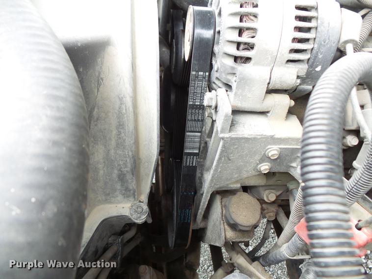 image for item FT9856 2004 Chevrolet Silverado 2500 pickup truck