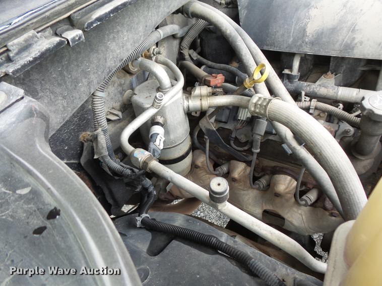 image for item FT9856 2004 Chevrolet Silverado 2500 pickup truck