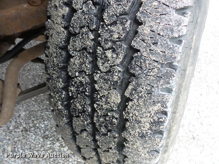 image for item FT9856 2004 Chevrolet Silverado 2500 pickup truck