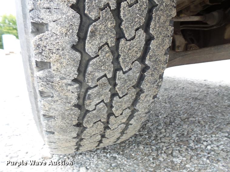 image for item FT9856 2004 Chevrolet Silverado 2500 pickup truck