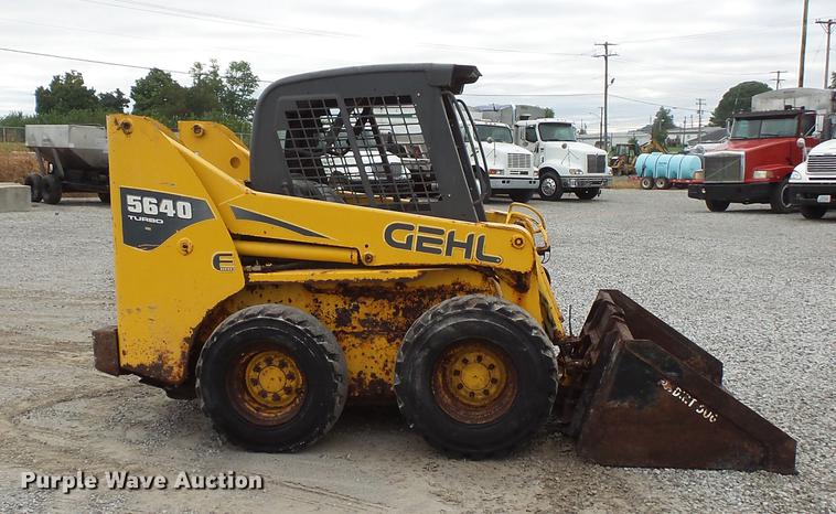 image for item FT9858 2006 Gehl 5640 skid steer