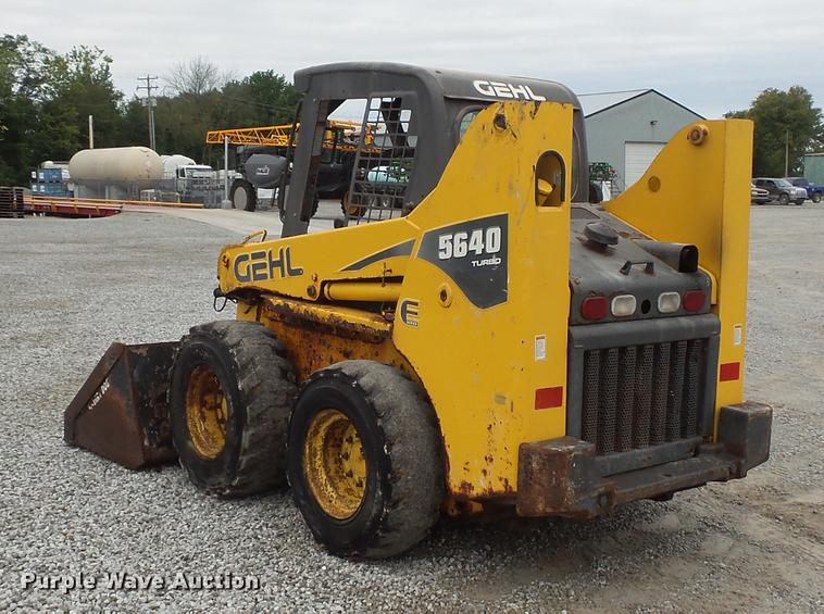 image for item FT9858 2006 Gehl 5640 skid steer