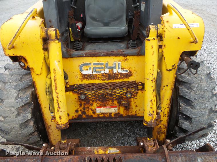 image for item FT9858 2006 Gehl 5640 skid steer