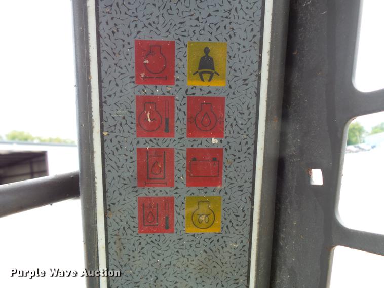 image for item FT9858 2006 Gehl 5640 skid steer