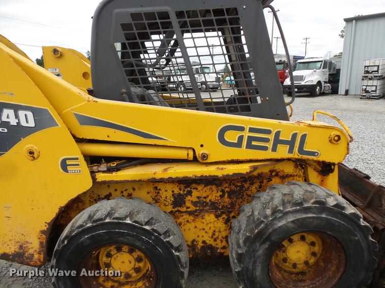 image for item FT9858 2006 Gehl 5640 skid steer