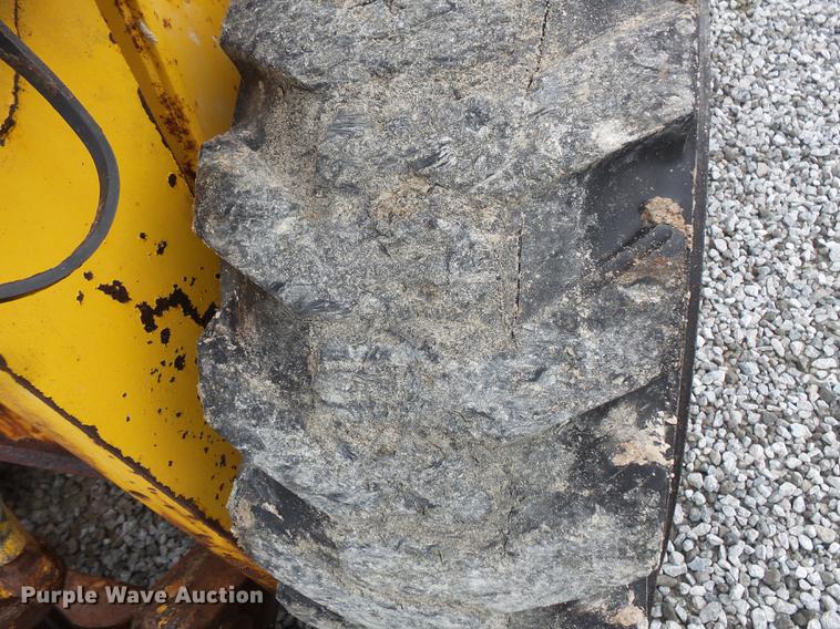 image for item FT9858 2006 Gehl 5640 skid steer