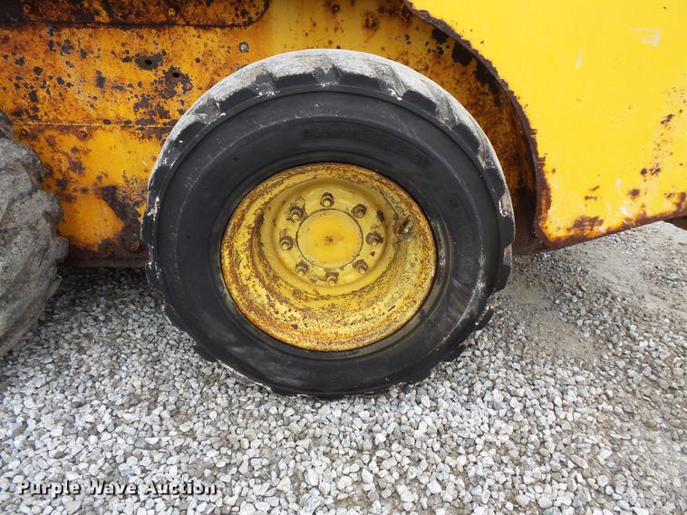 image for item FT9858 2006 Gehl 5640 skid steer