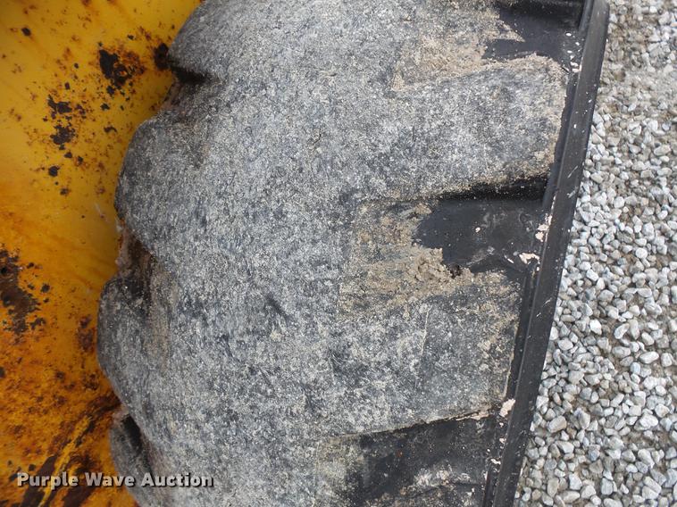 image for item FT9858 2006 Gehl 5640 skid steer