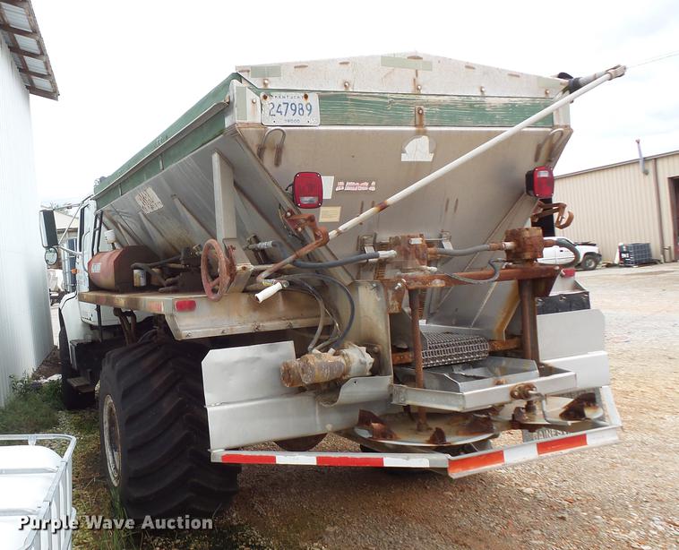 image for item FT9861 1994 International 8100 applicator truck