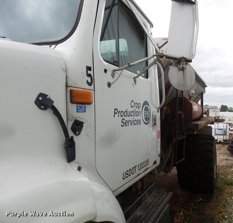 image for item FT9861 1994 International 8100 applicator truck