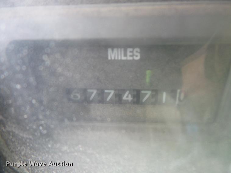 image for item FT9861 1994 International 8100 applicator truck