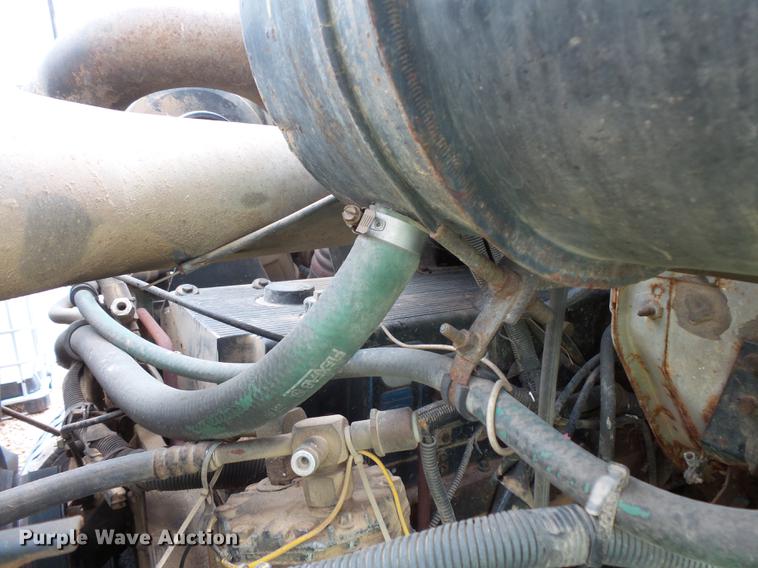 image for item FT9861 1994 International 8100 applicator truck