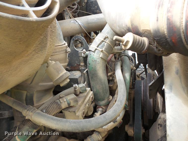 image for item FT9861 1994 International 8100 applicator truck