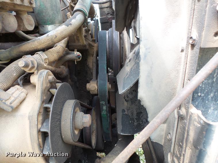 image for item FT9861 1994 International 8100 applicator truck