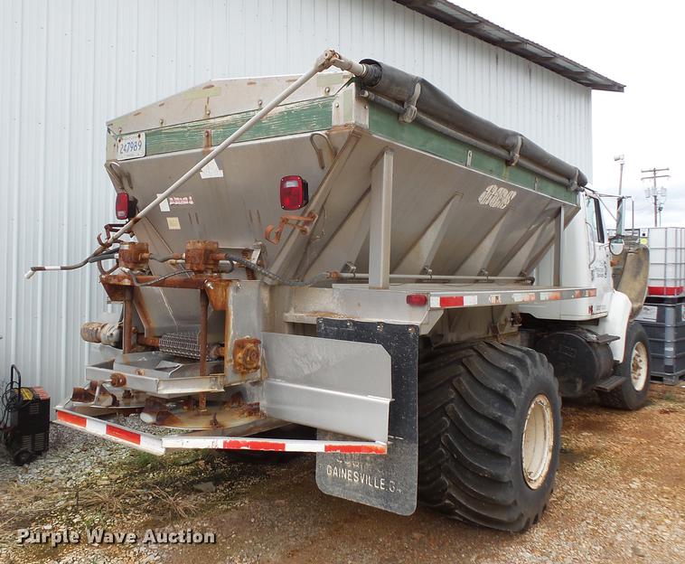 image for item FT9861 1994 International 8100 applicator truck