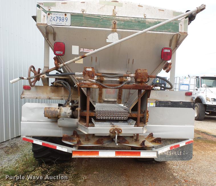 image for item FT9861 1994 International 8100 applicator truck