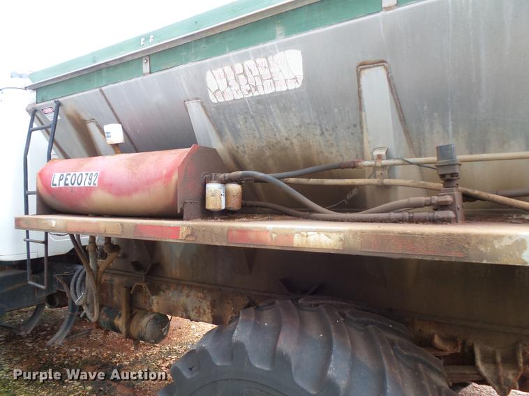 image for item FT9861 1994 International 8100 applicator truck