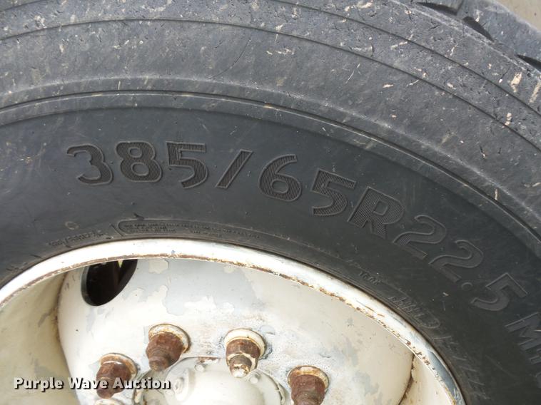 image for item FT9861 1994 International 8100 applicator truck